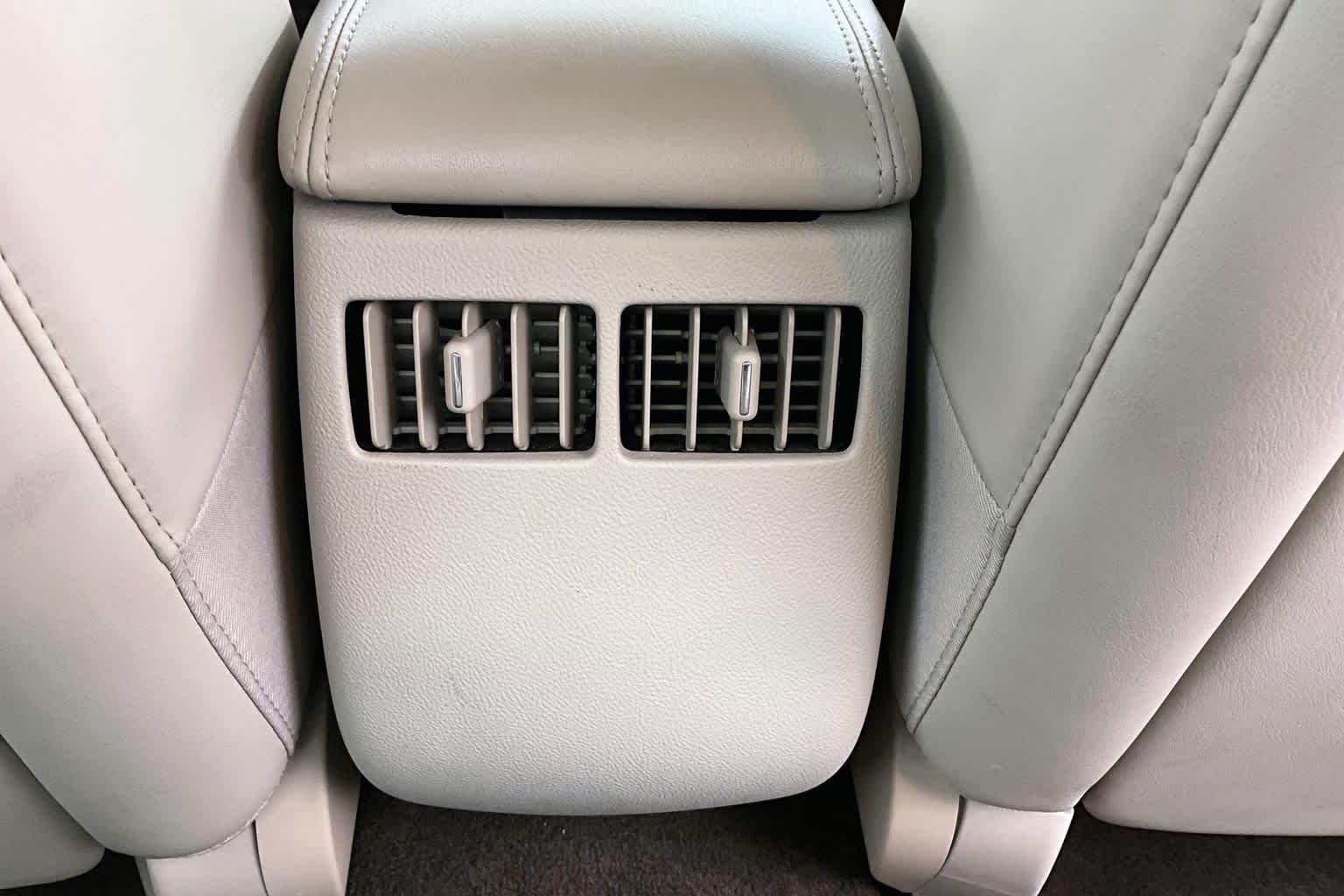 Thumbnail: 2008 Buick Lucerne - 28