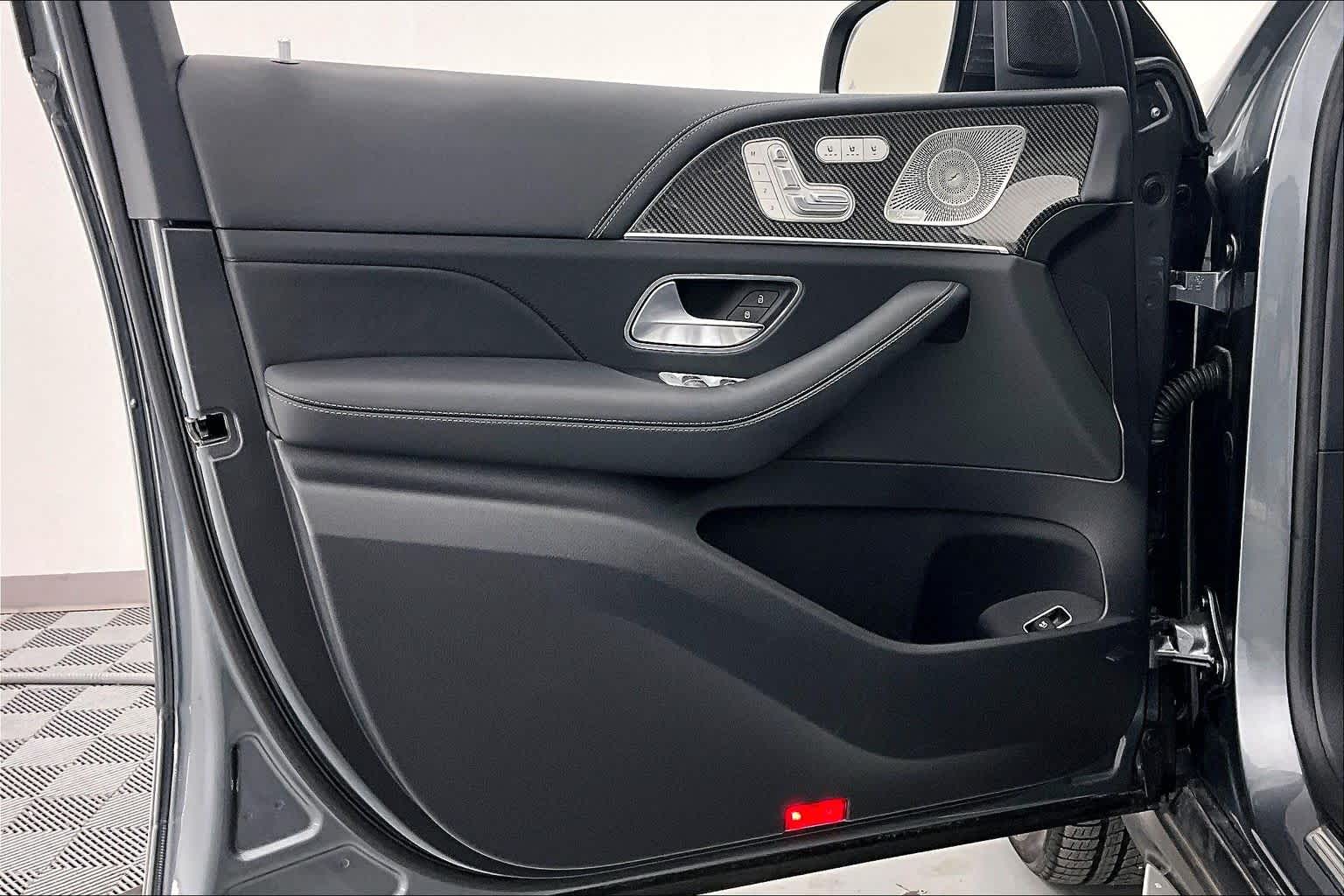 Thumbnail: 2024 Mercedes-Benz GL-Class - 23