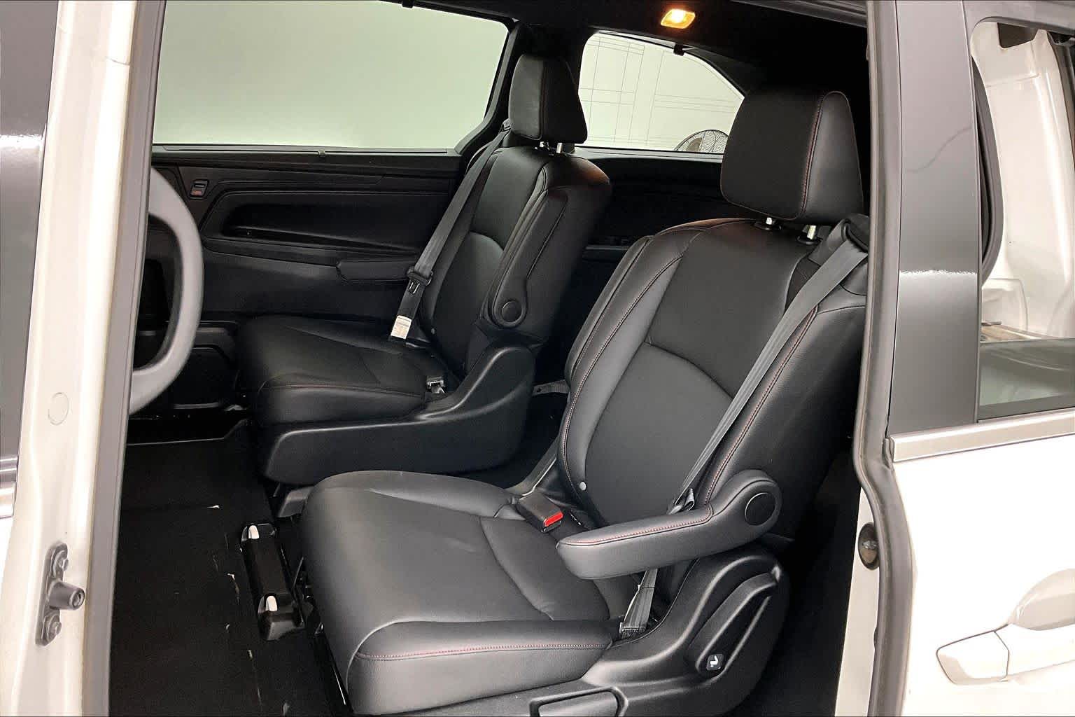 Thumbnail: 2023 Honda Odyssey - 13