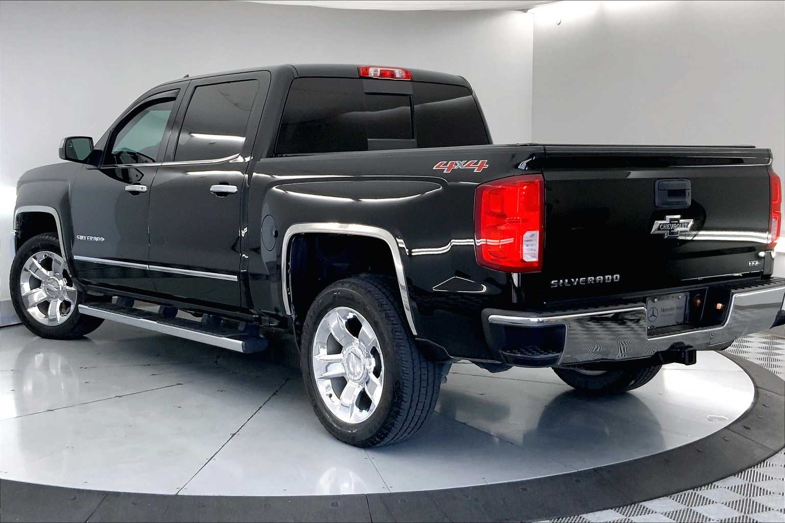 Thumbnail: 2017 Chevrolet Silverado 1500 - 4