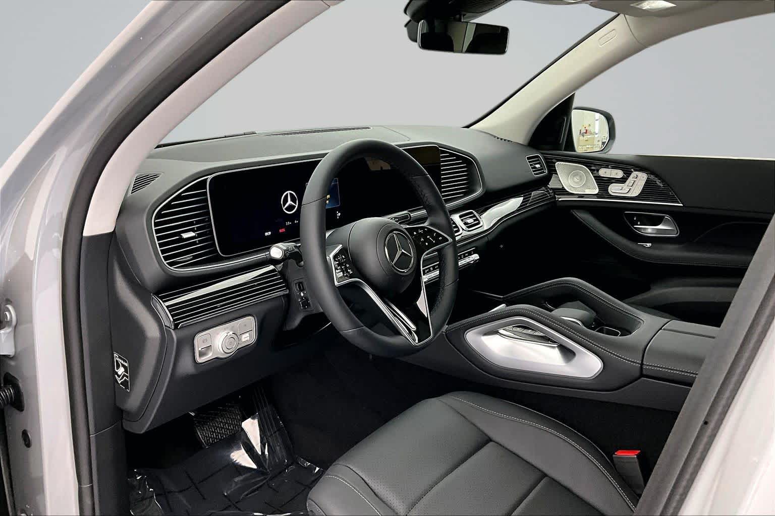 Thumbnail: 2026 Mercedes-Benz GLE - 2