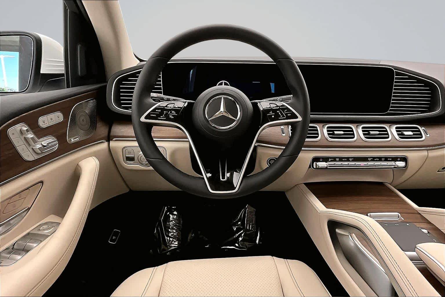 Thumbnail: 2026 Mercedes-Benz GLE - 15