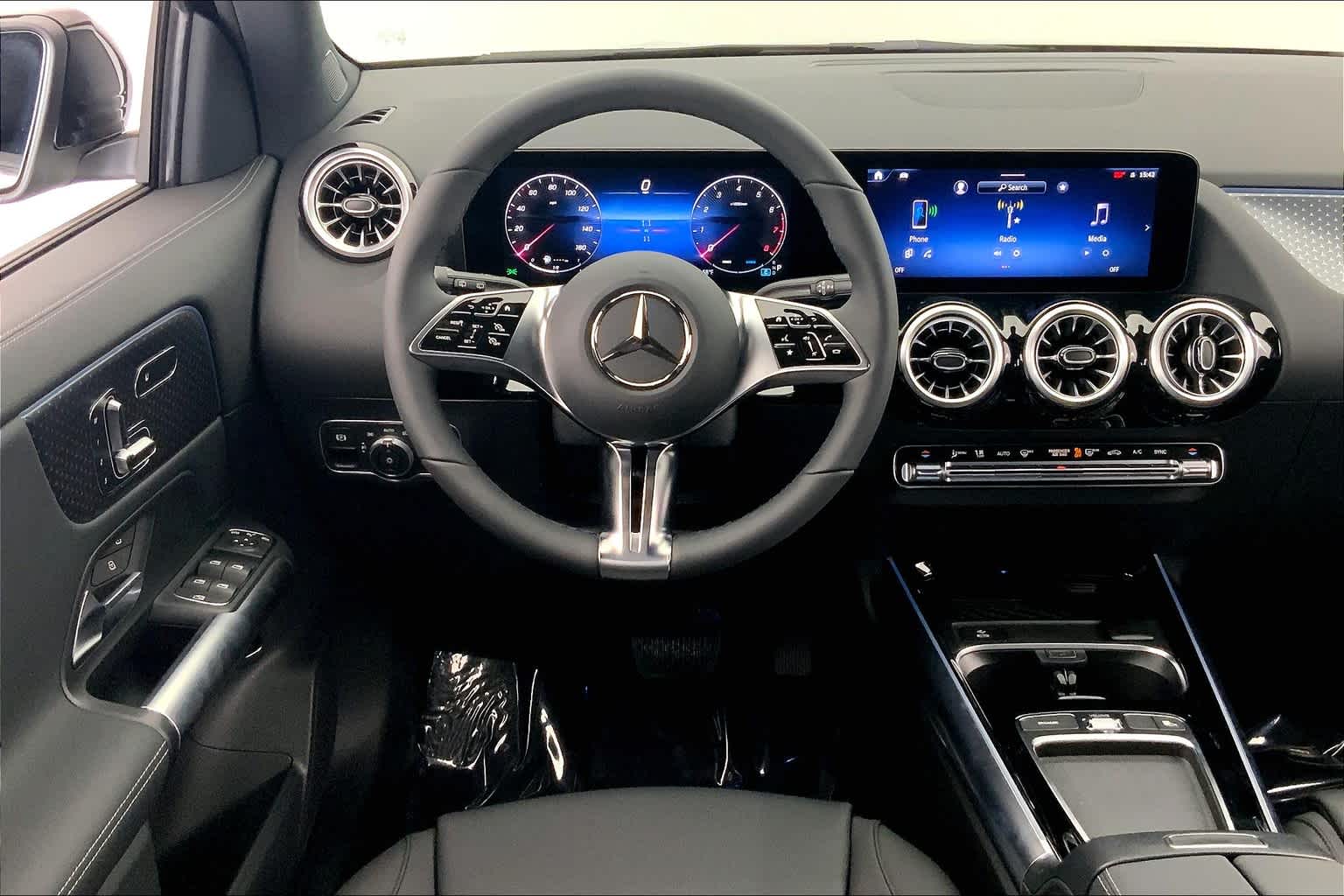Thumbnail: 2025 Mercedes-Benz GLA - 15