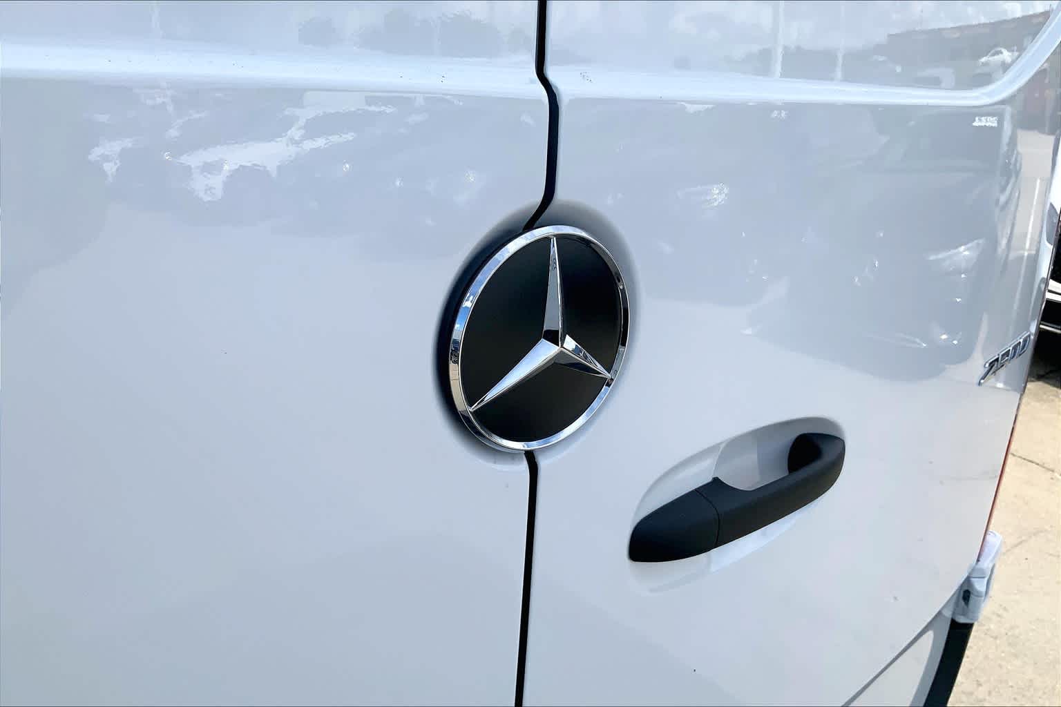 Thumbnail: 2024 Mercedes-Benz Sprinter - 21