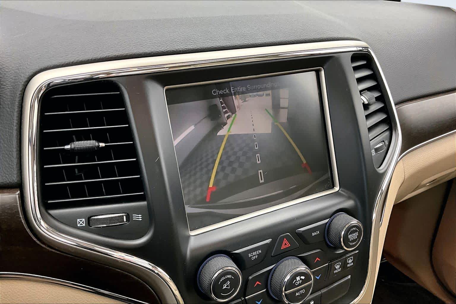 Thumbnail: 2015 Jeep Grand Cherokee - 21