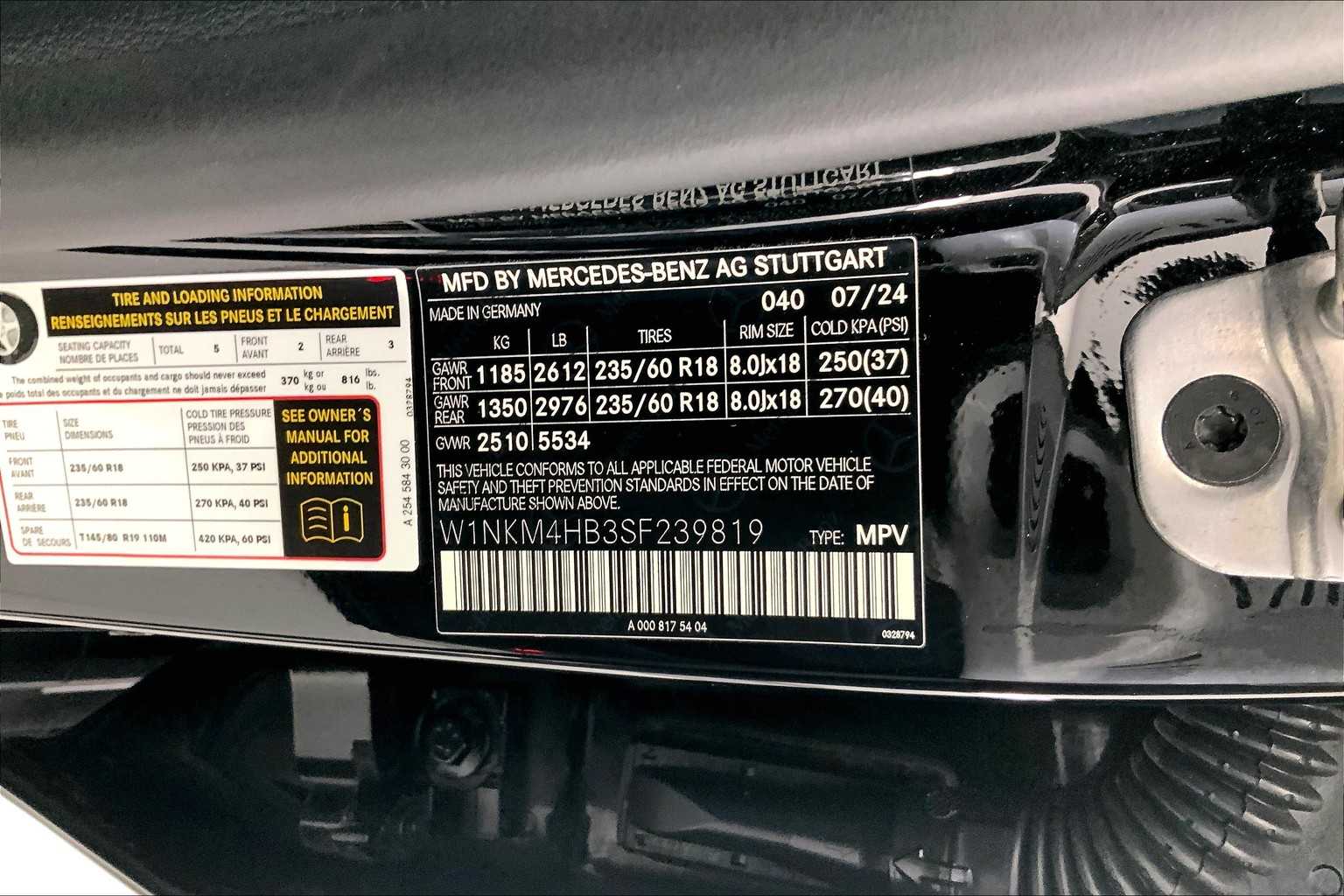 Thumbnail: 2025 Mercedes-Benz GLC - 25