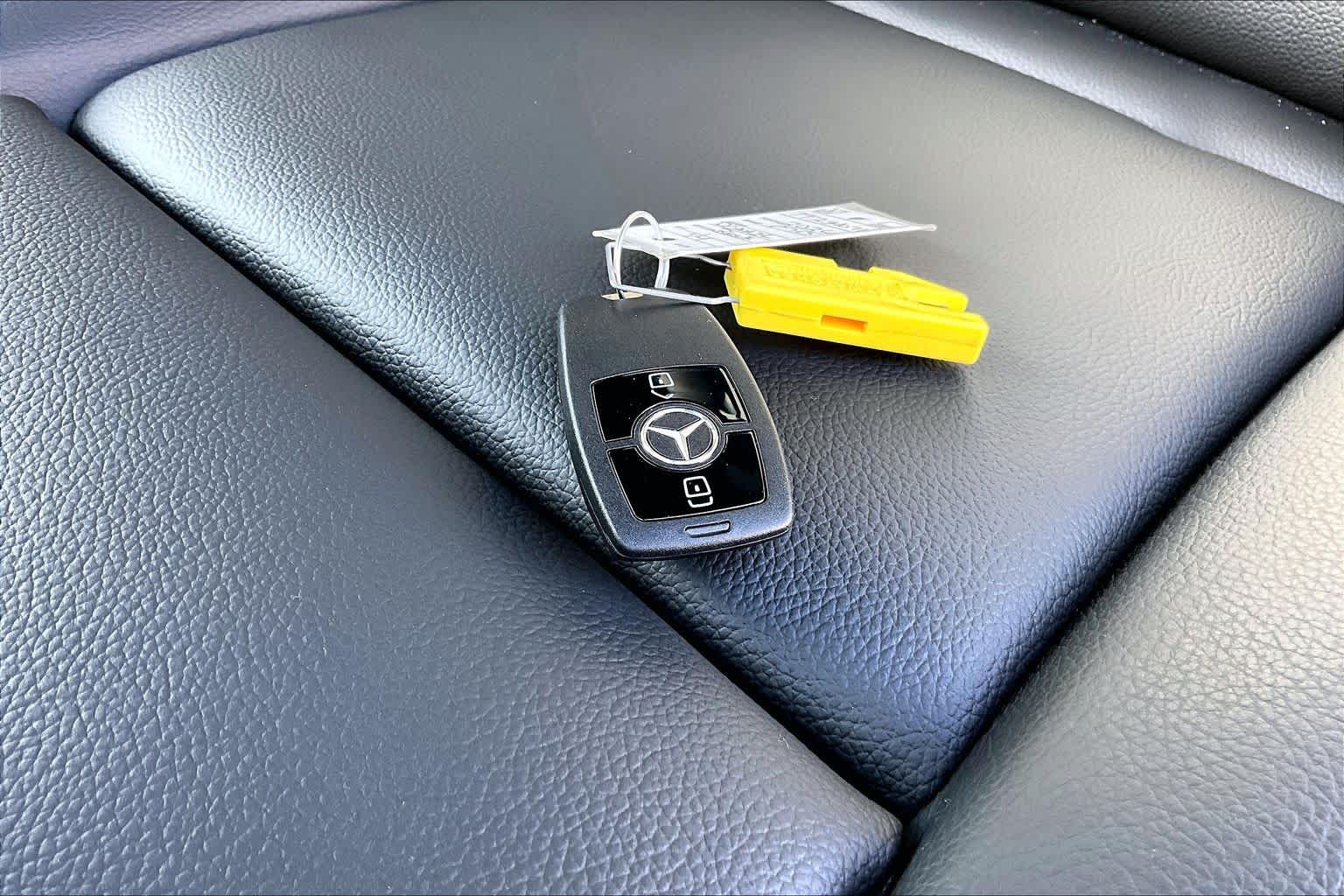 Thumbnail: 2026 Mercedes-Benz Sprinter - 19