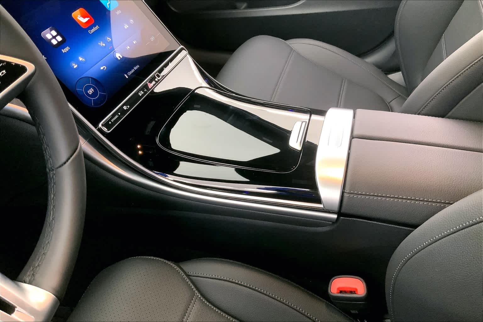 Thumbnail: 2025 Mercedes-Benz C-Class - 17