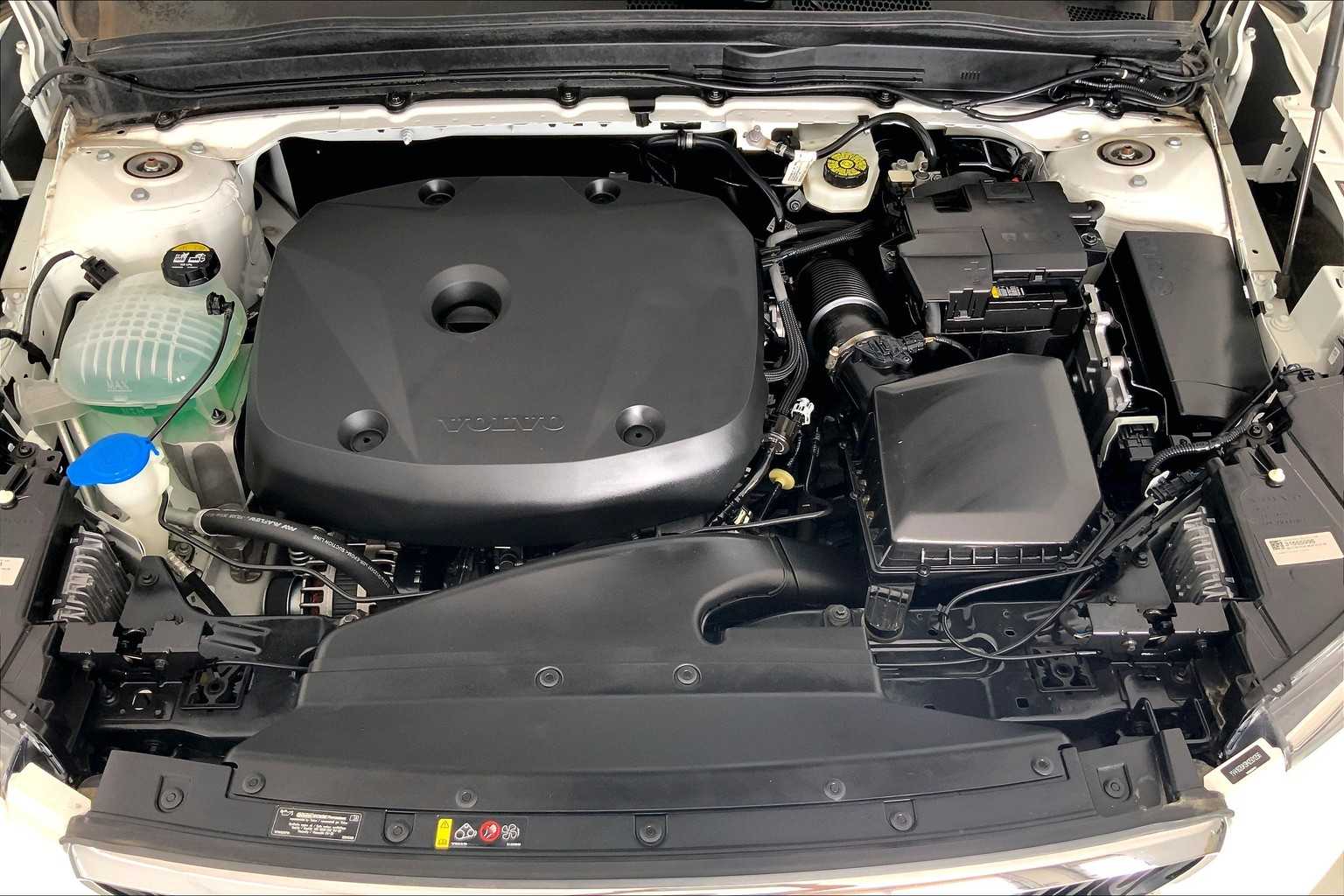 2021 Volvo XC40 T5 Momentum 9