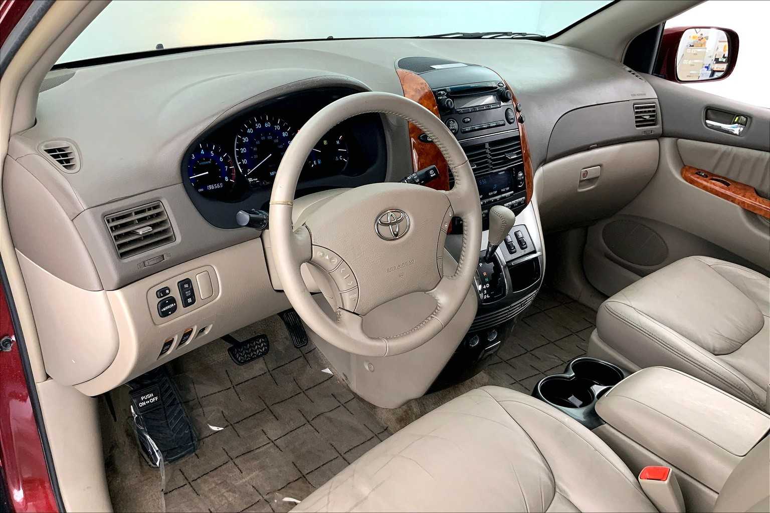 Thumbnail: 2008 Toyota Sienna - 2