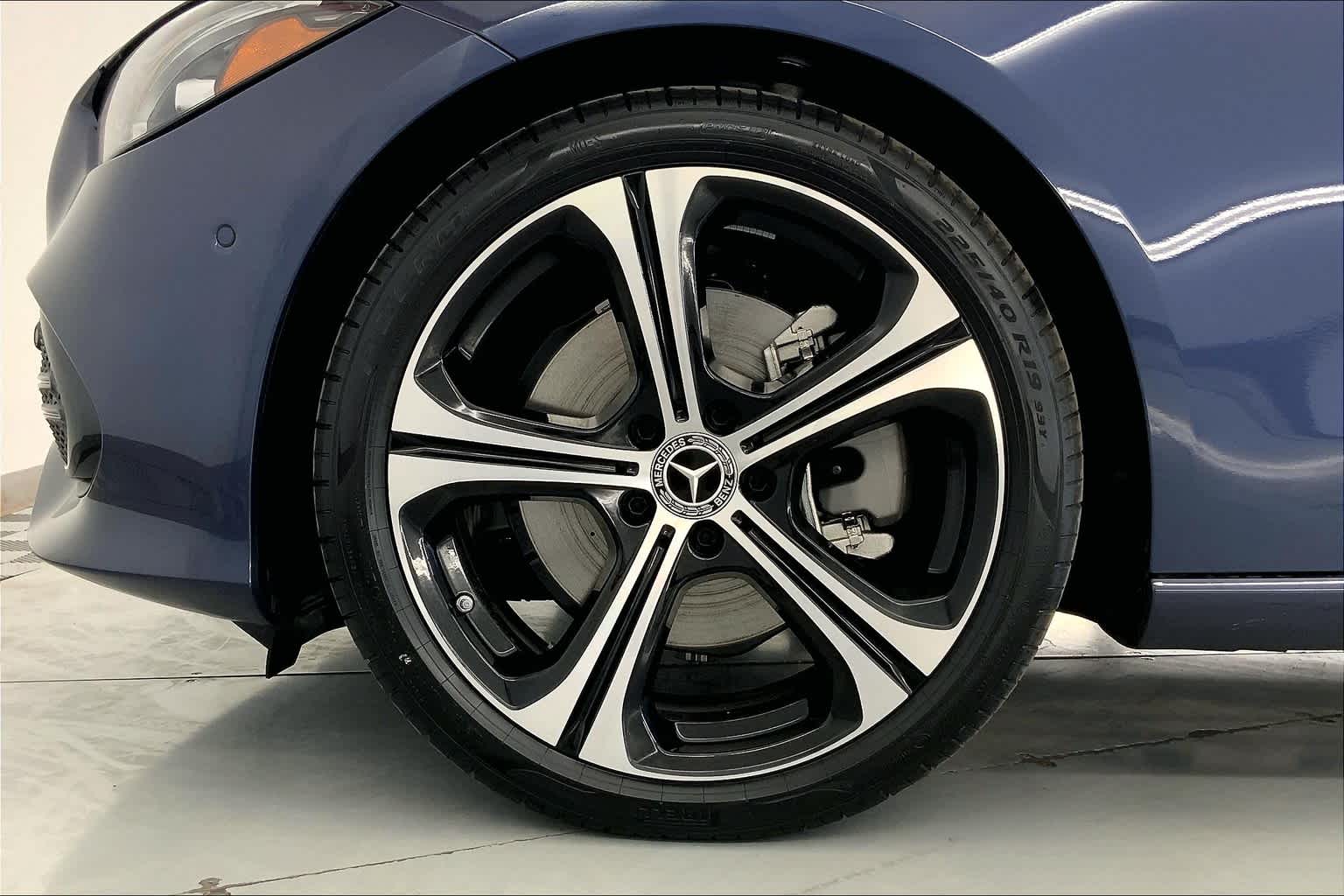 Thumbnail: 2025 Mercedes-Benz C-Class - 8