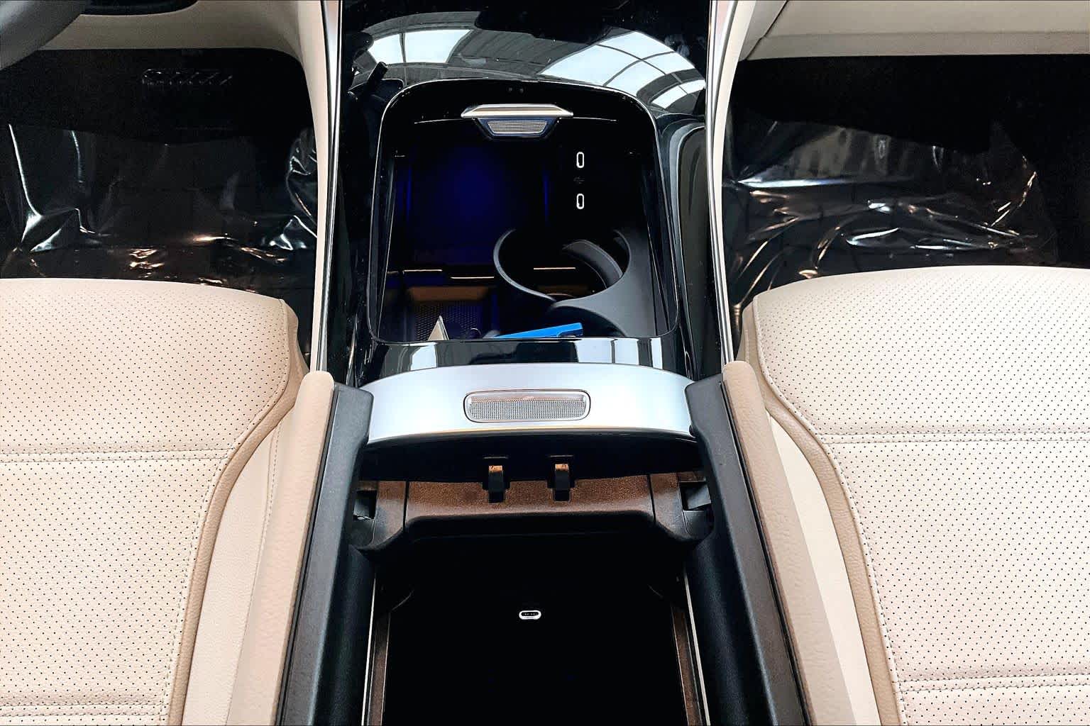 Thumbnail: 2026 Mercedes-Benz GLC - 23