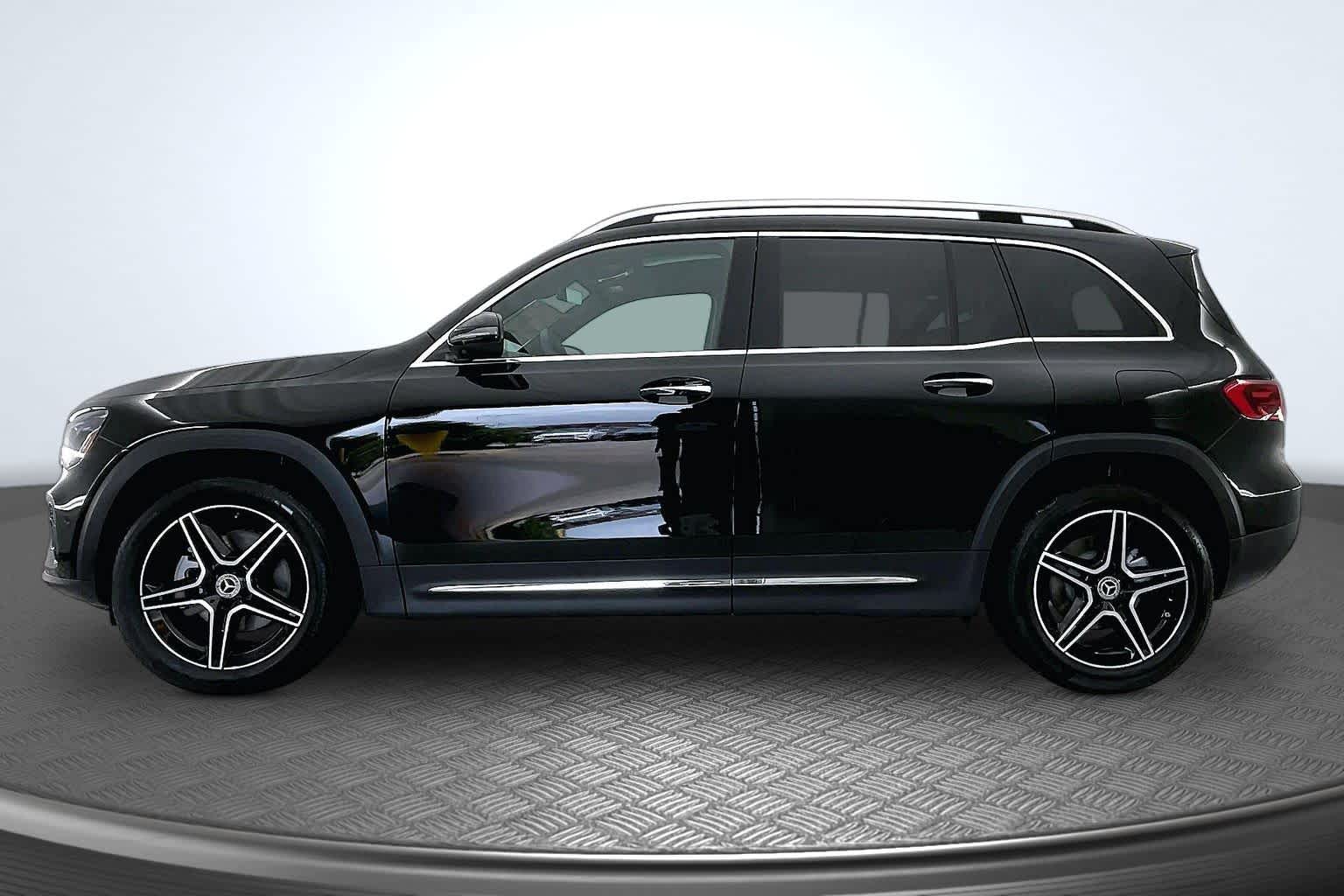 Thumbnail: 2026 Mercedes-Benz GLB - 3