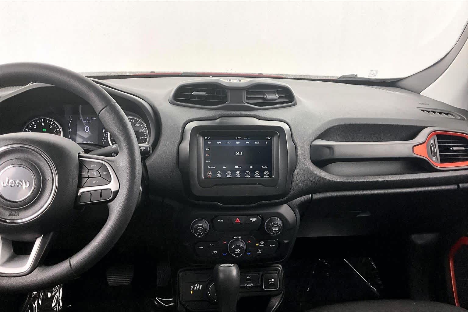 Thumbnail: 2018 Jeep Renegade - 16