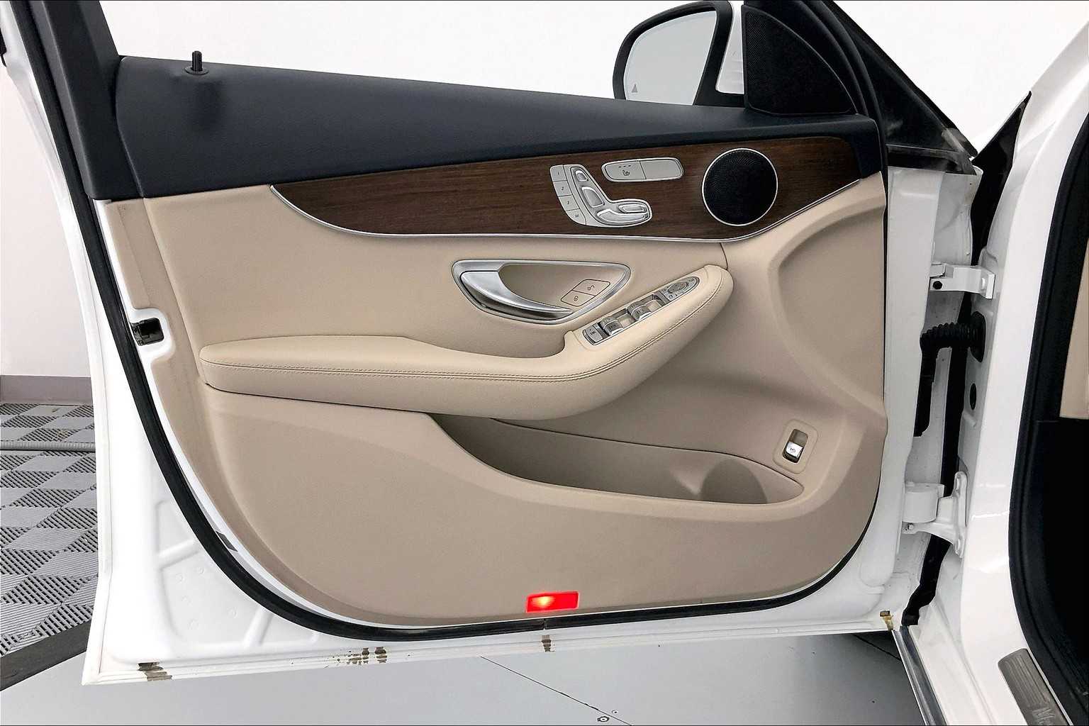 Thumbnail: 2020 Mercedes-Benz C-Class - 23