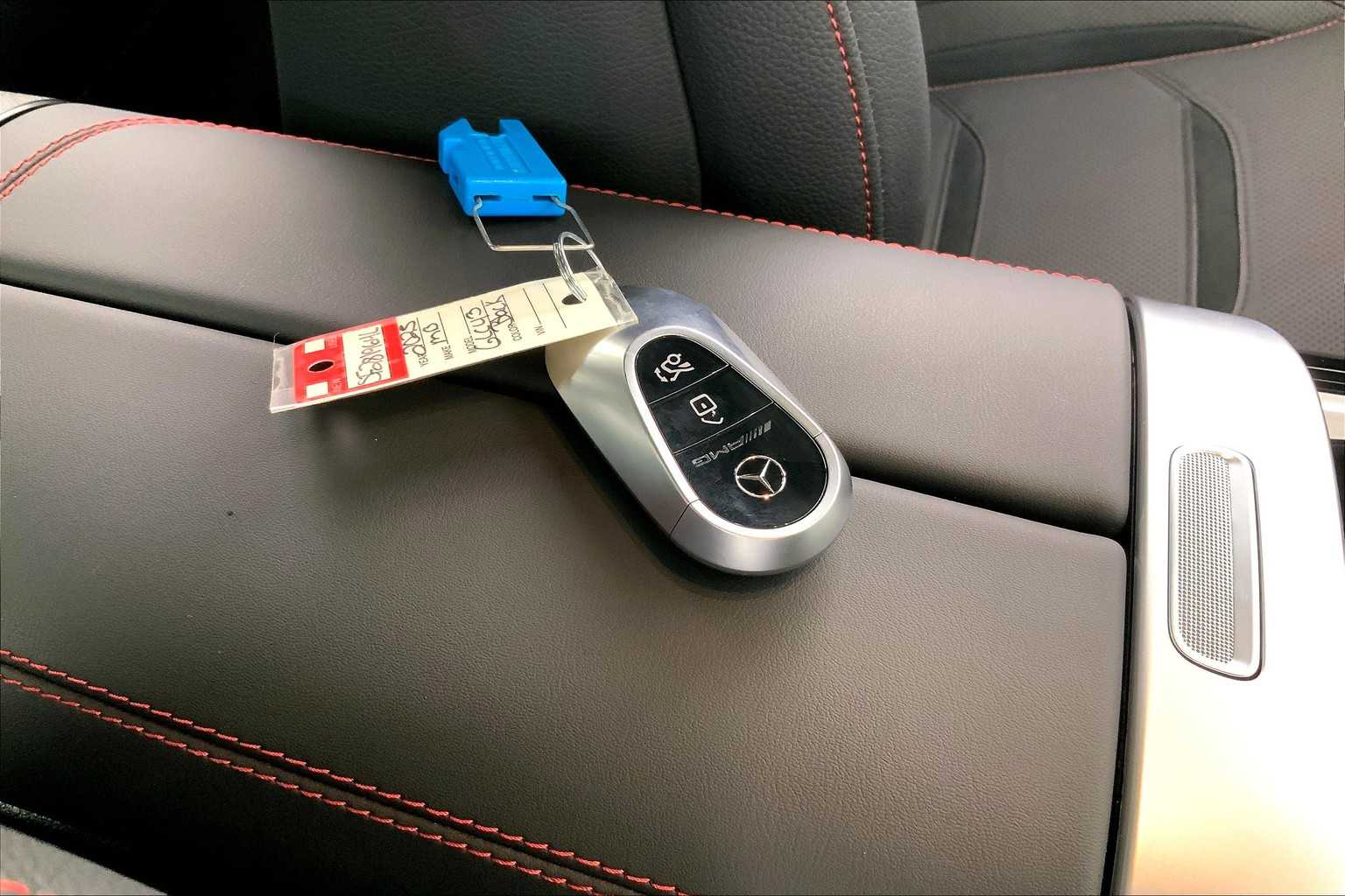 Thumbnail: 2025 Mercedes-Benz GLC - 20