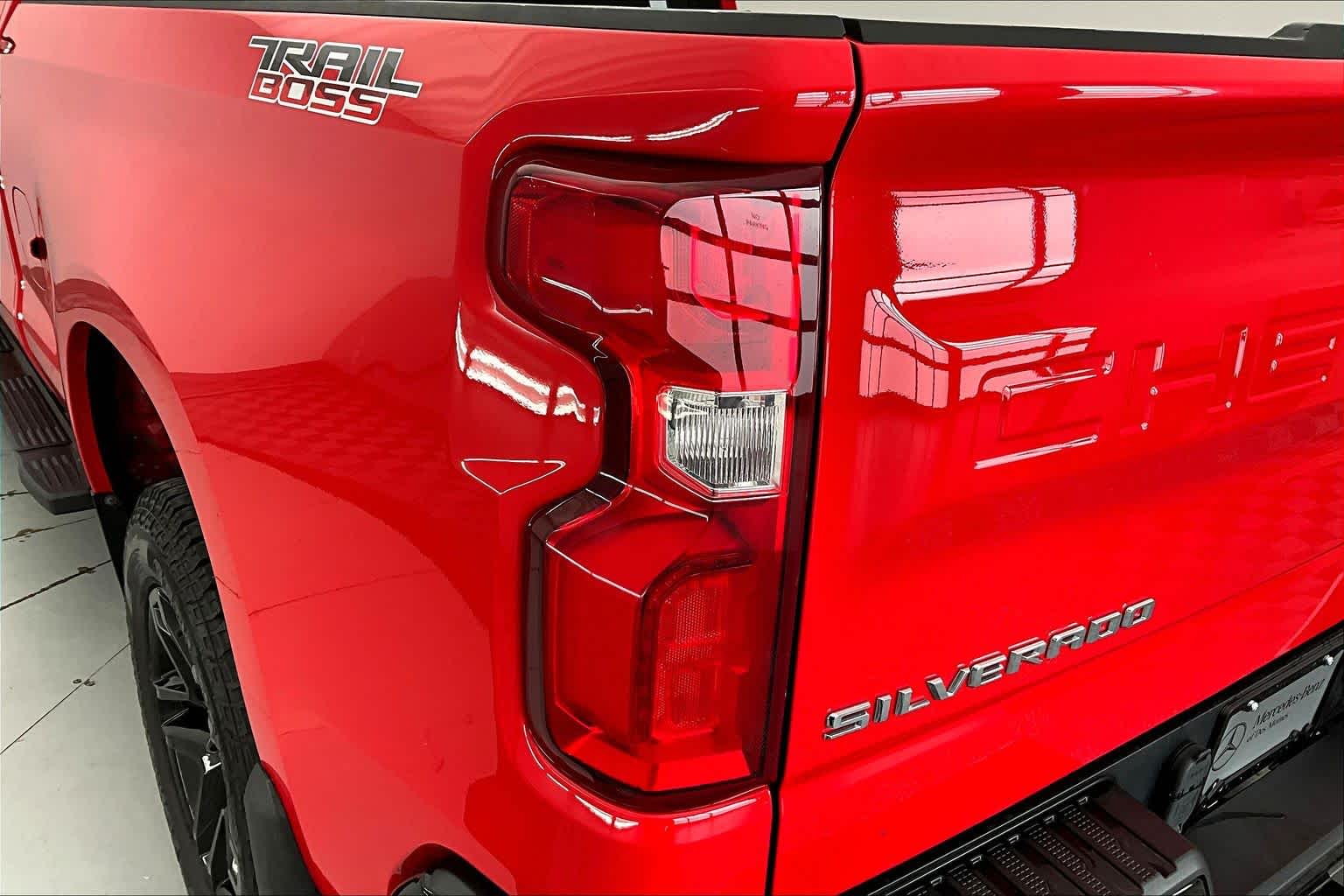 Thumbnail: 2019 Chevrolet Silverado 1500 - 25