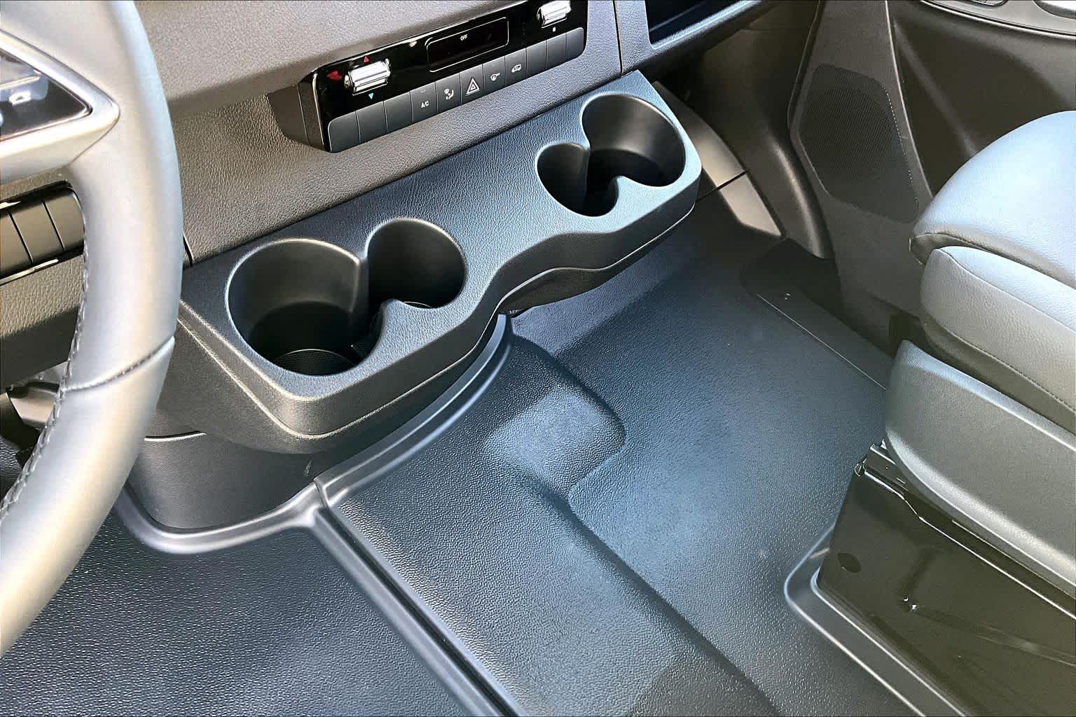 Thumbnail: 2026 Mercedes-Benz Sprinter - 16