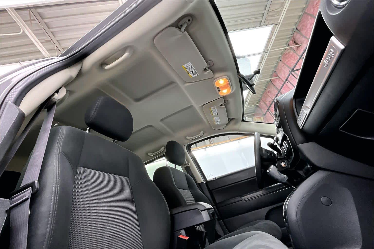 Thumbnail: 2015 Jeep Compass - 21