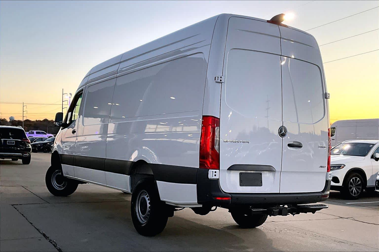 Thumbnail: 2026 Mercedes-Benz Sprinter - 4
