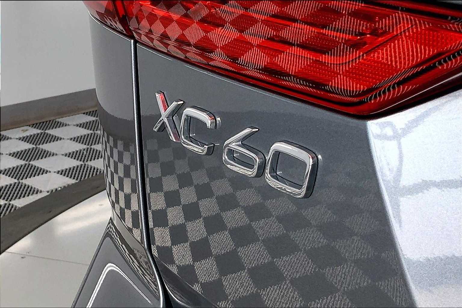 Thumbnail: 2018 Volvo XC60 - 7
