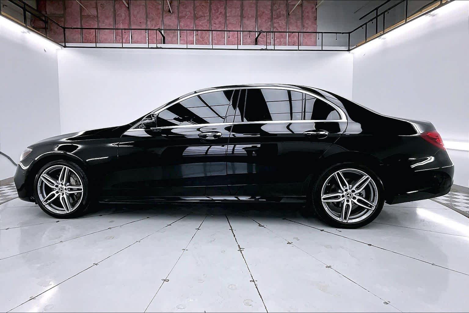 Thumbnail: 2019 Mercedes-Benz E-Class - 3