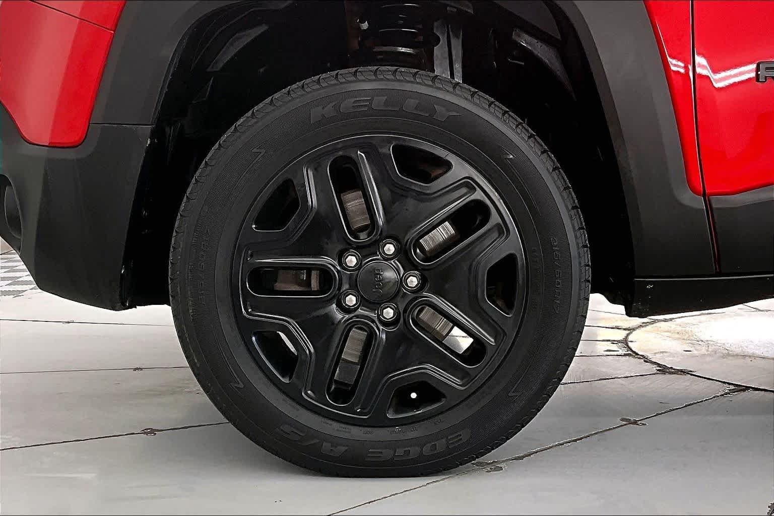 Thumbnail: 2018 Jeep Renegade - 8