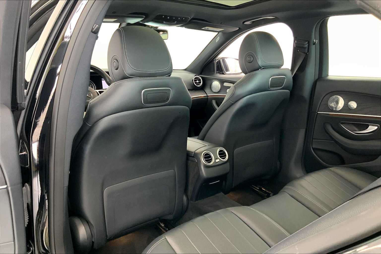 Thumbnail: 2019 Mercedes-Benz E-Class - 12