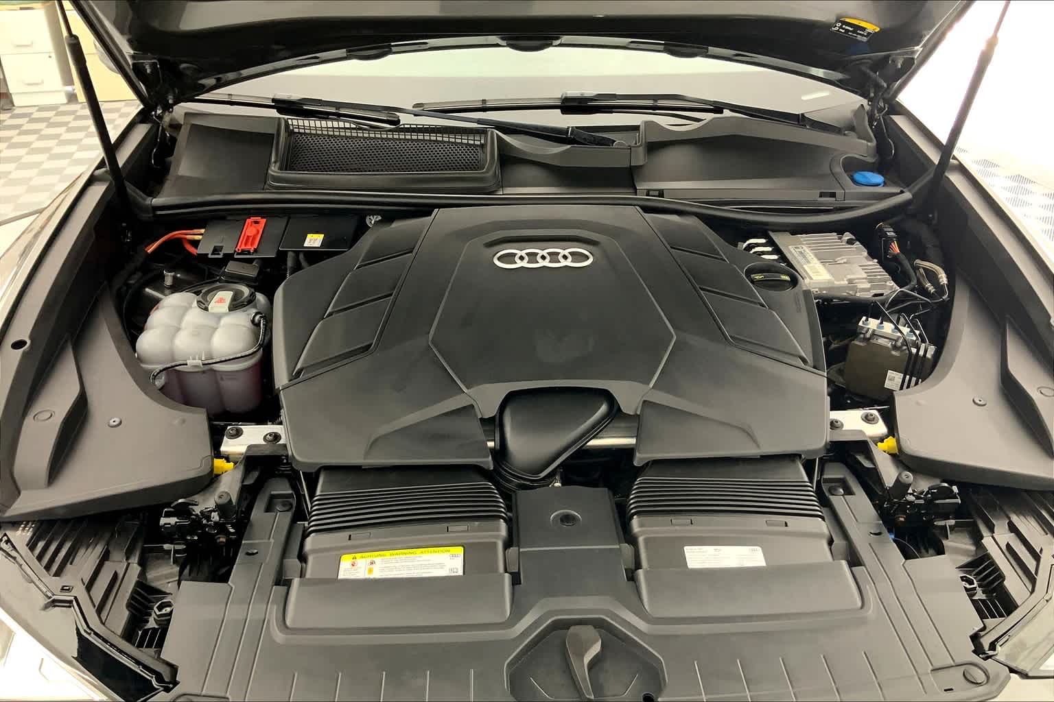 Thumbnail: 2019 Audi Q8 - 9