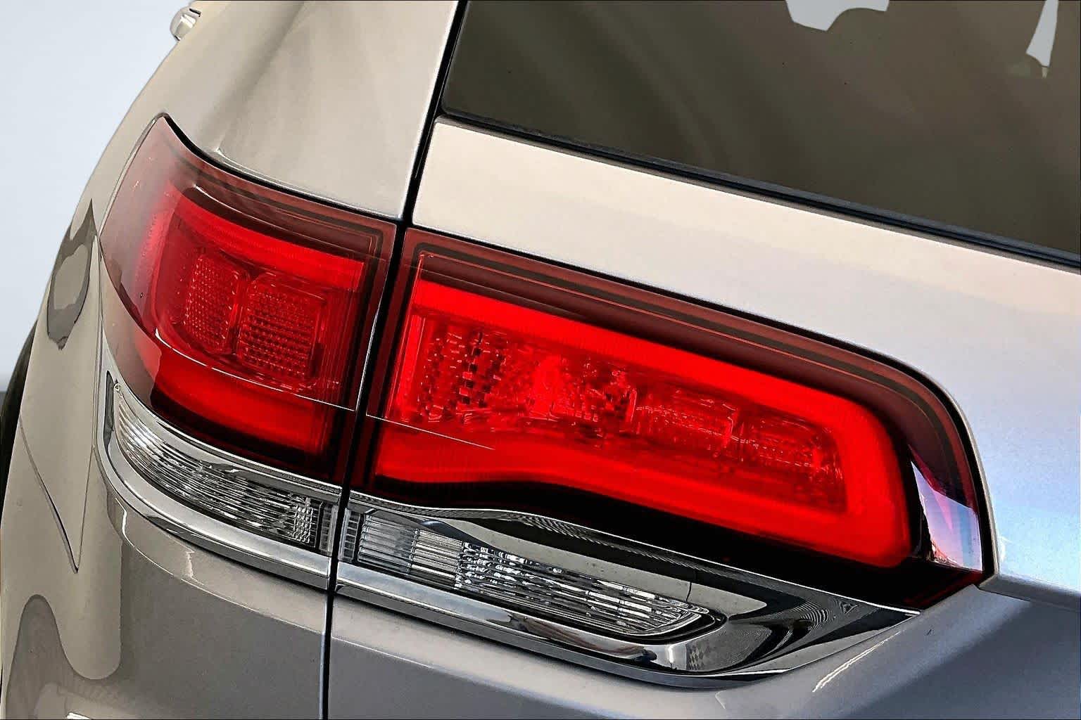 Thumbnail: 2021 Jeep Grand Cherokee - 25