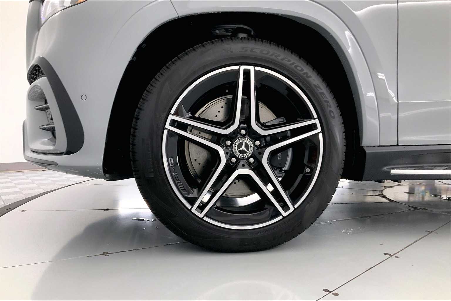 Thumbnail: 2026 Mercedes-Benz GLS - 8