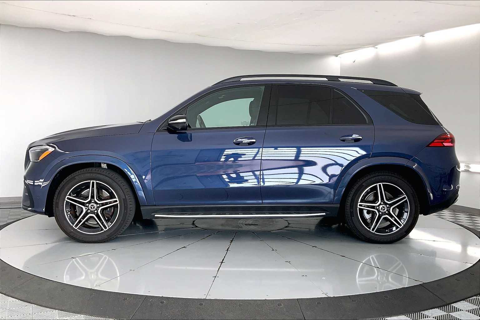 Thumbnail: 2024 Mercedes-Benz GLE - 3