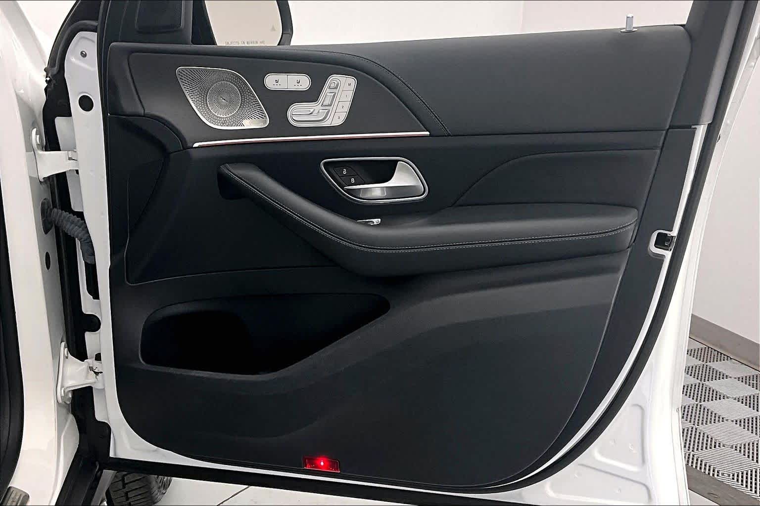 Thumbnail: 2022 Mercedes-Benz GLS - 24