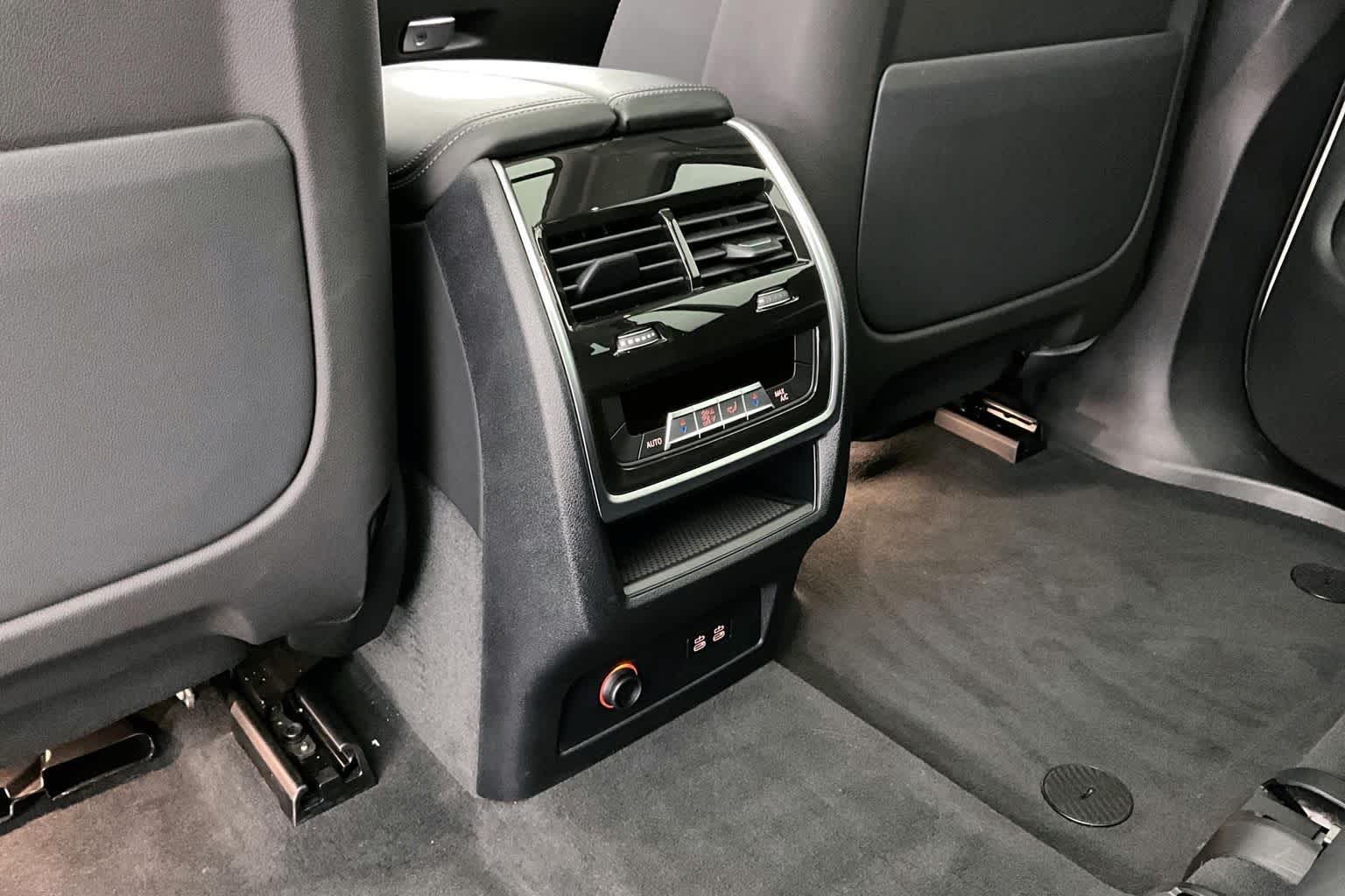 Thumbnail: 2023 BMW X7 - 29