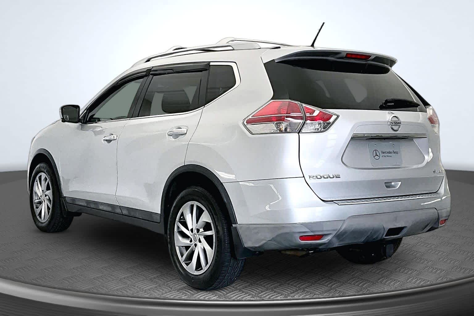 Thumbnail: 2015 Nissan Rogue - 4