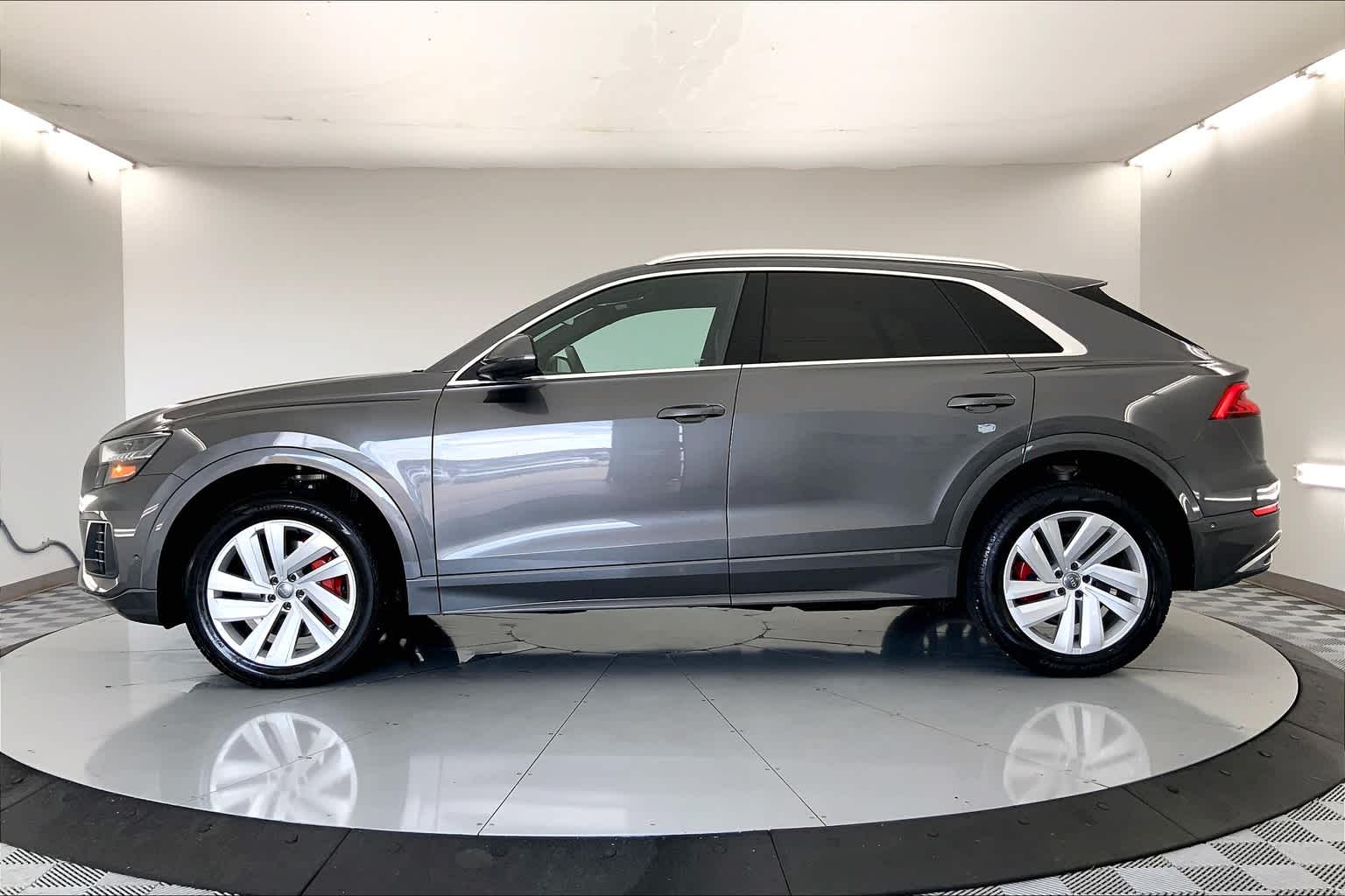 Thumbnail: 2019 Audi Q8 - 3