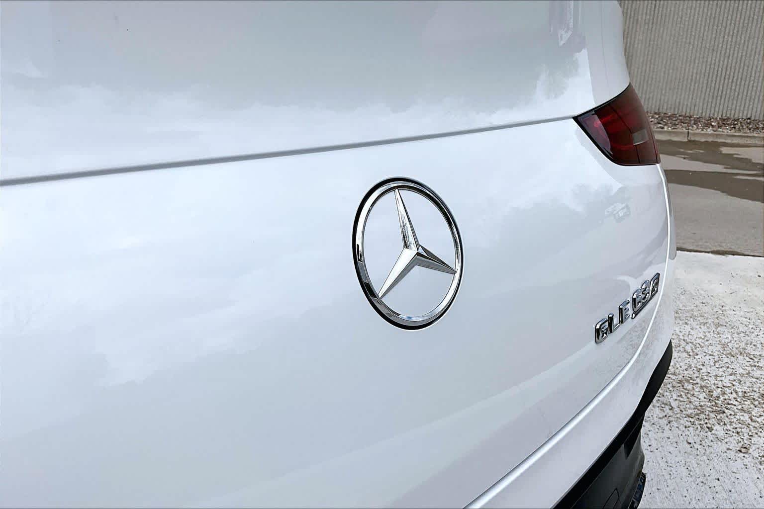 Thumbnail: 2026 Mercedes-Benz GL-Class - 22