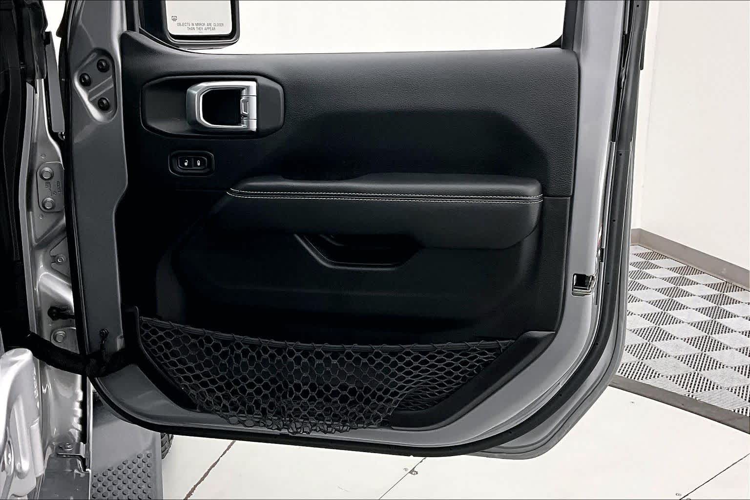 Thumbnail: 2018 Jeep Wrangler - 23