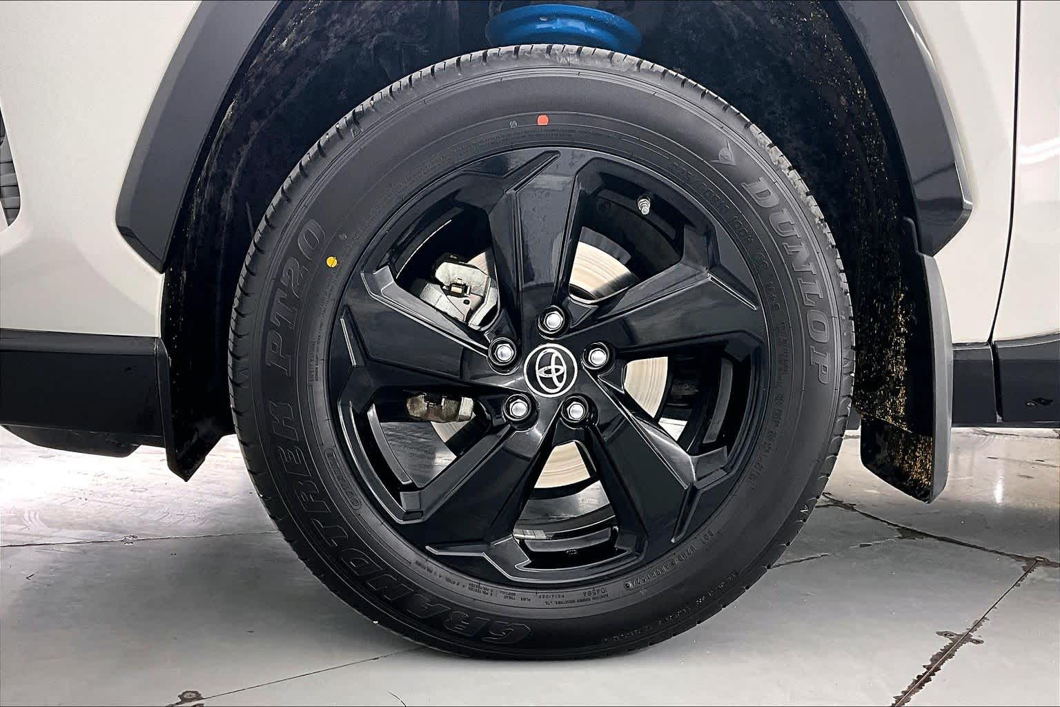 Thumbnail: 2019 Toyota RAV4 - 8