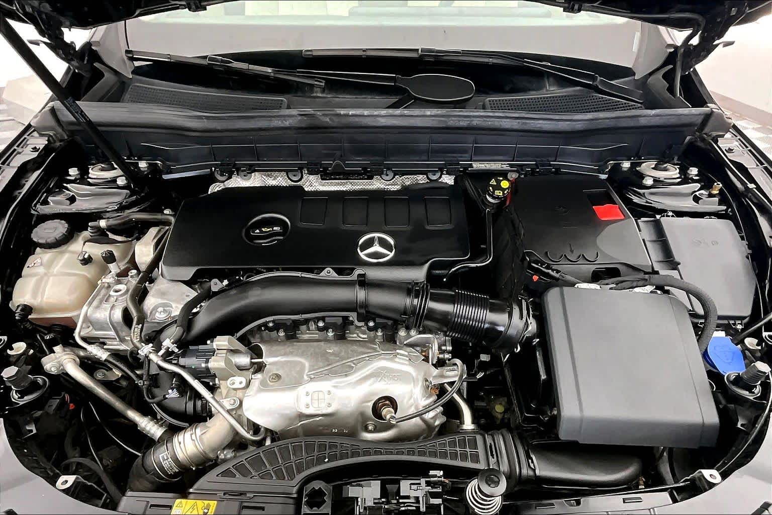 Thumbnail: 2023 Mercedes-Benz GLB - 9