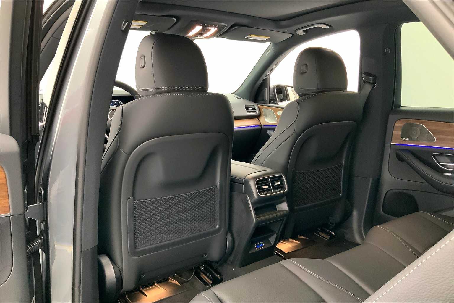 Thumbnail: 2026 Mercedes-Benz GLE - 12