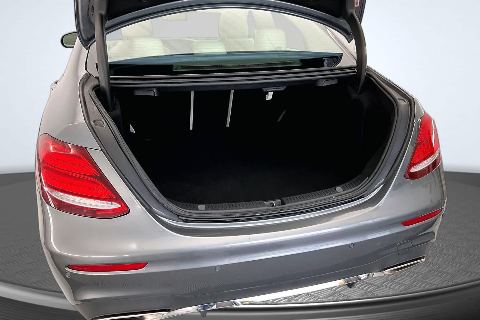 Thumbnail: 2019 Mercedes-Benz E-Class - 19