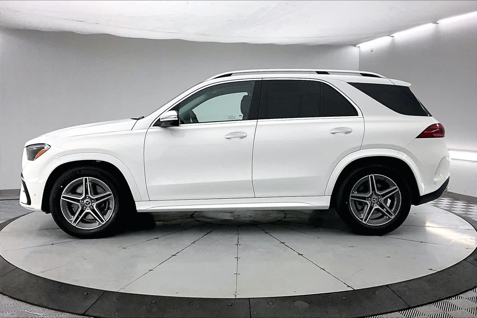 Thumbnail: 2026 Mercedes-Benz GLE - 3