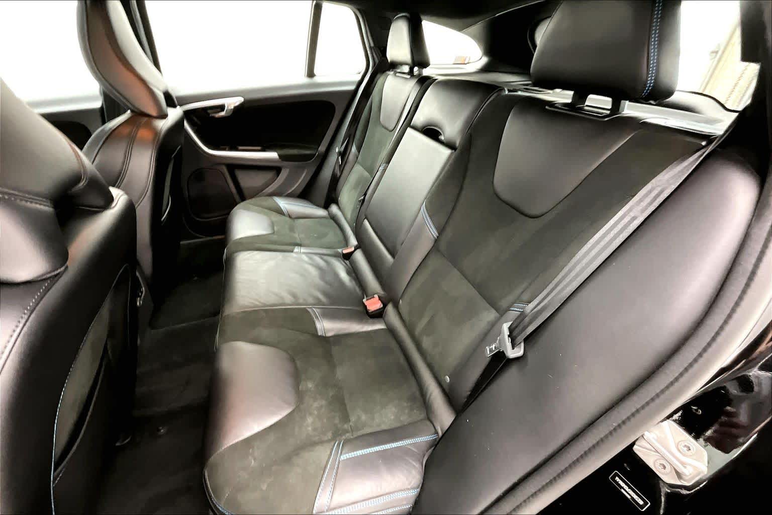 Thumbnail: 2017 Volvo V60 - 13