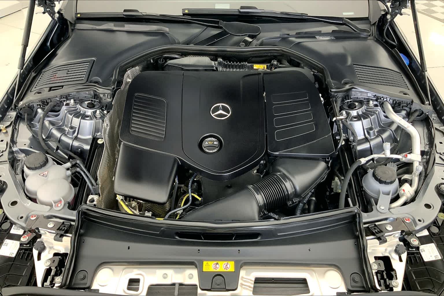 Thumbnail: 2025 Mercedes-Benz C-Class - 9