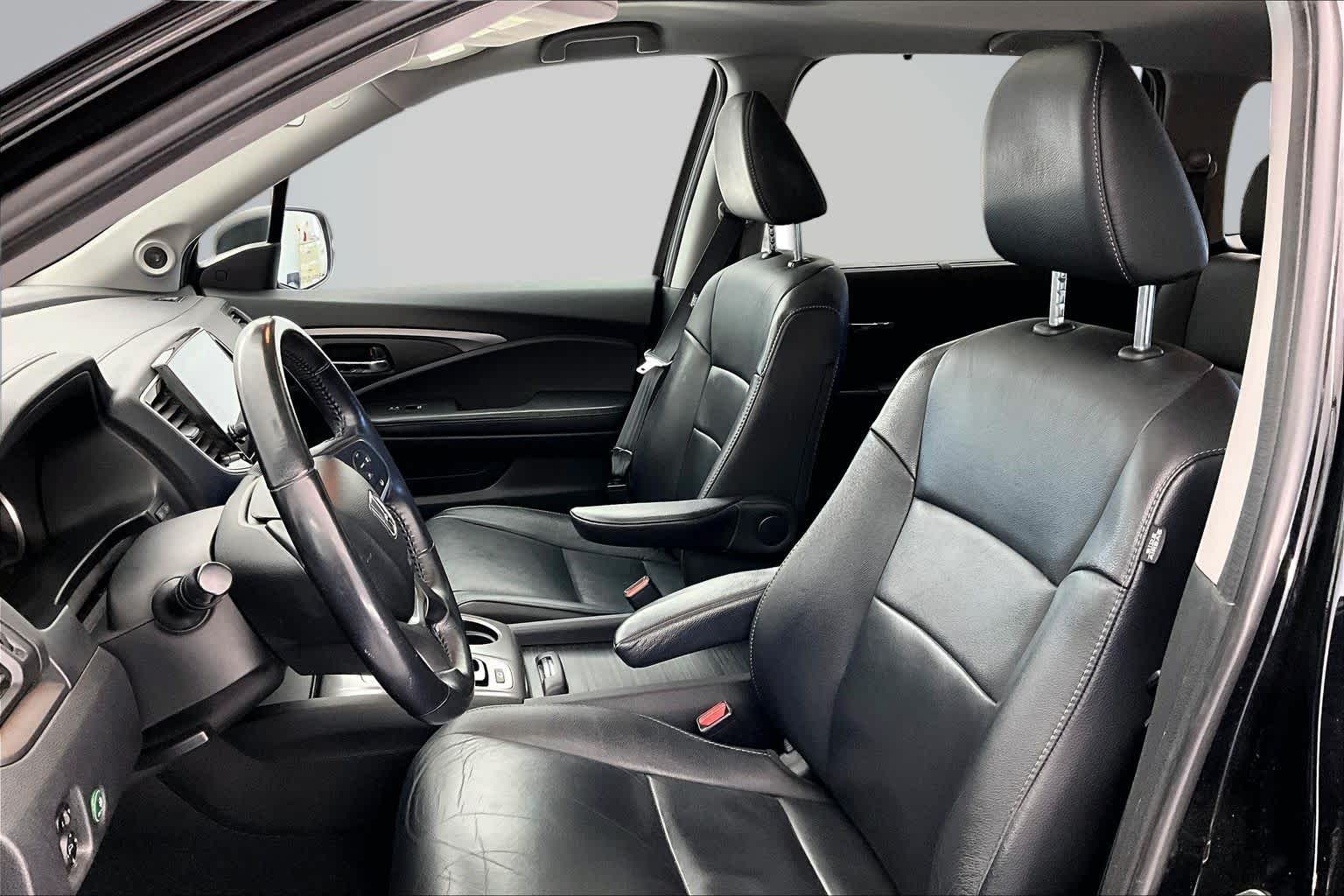 Thumbnail: 2020 Honda Pilot - 11