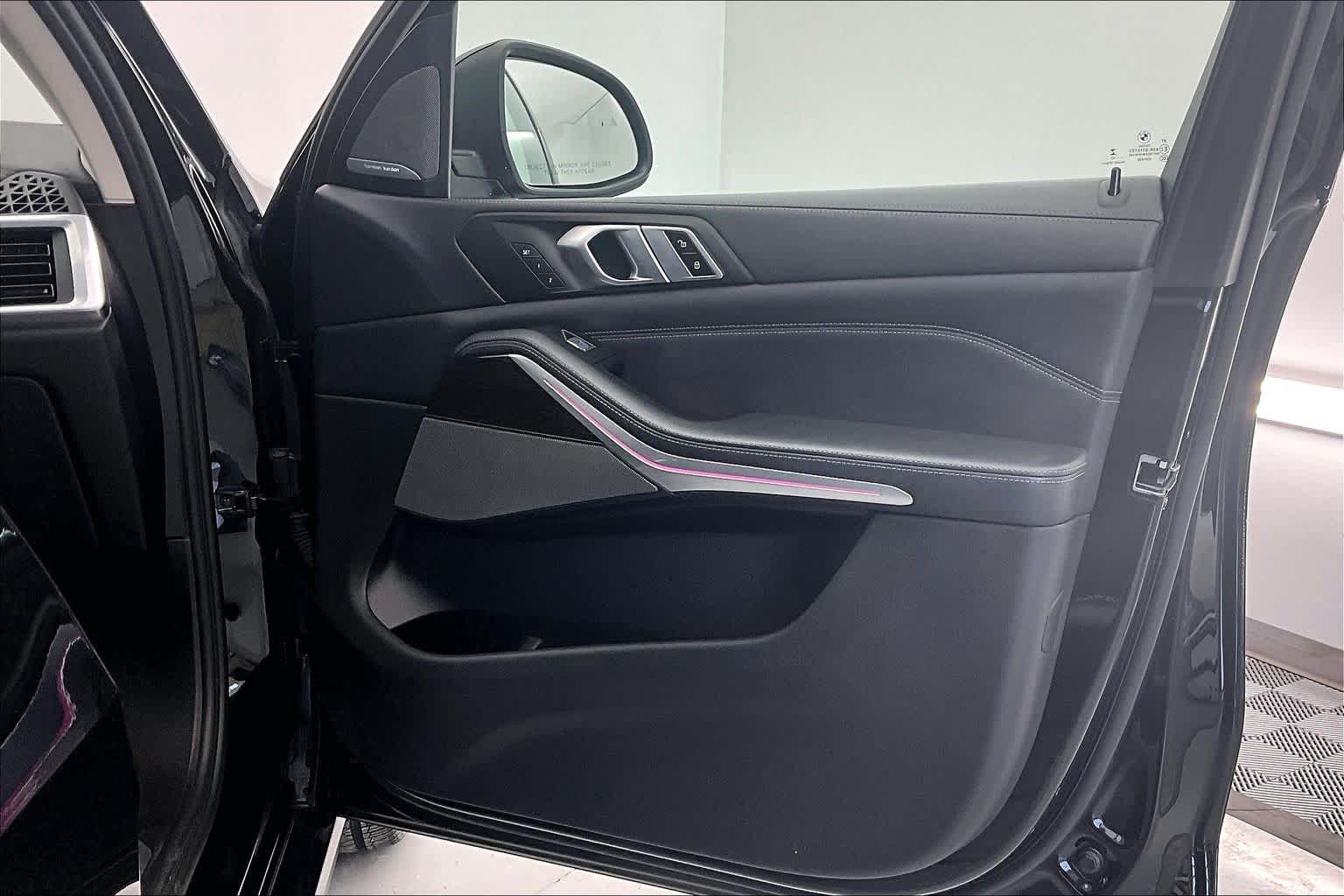 Thumbnail: 2023 BMW X7 - 24