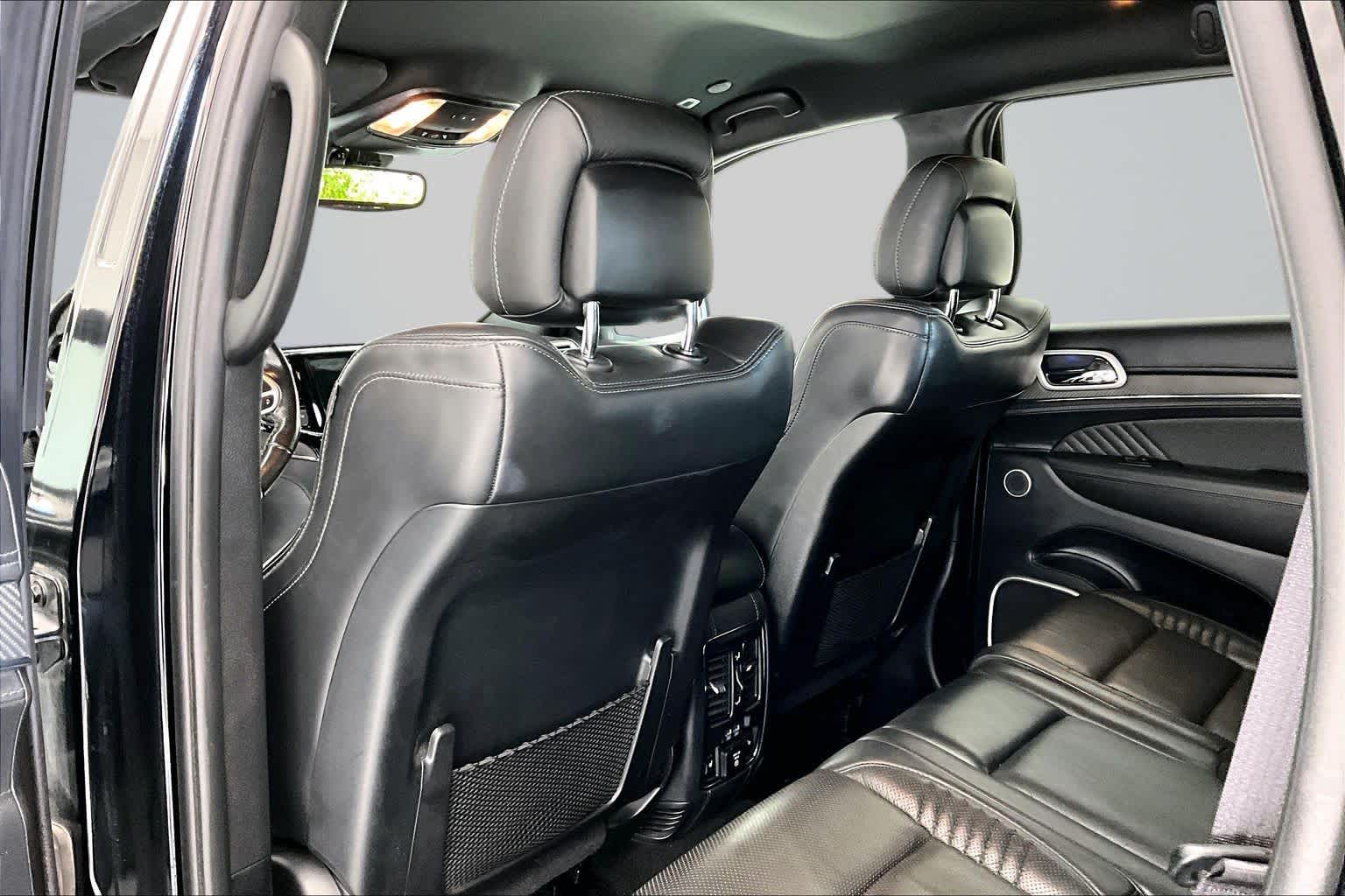 Thumbnail: 2019 Jeep Grand Cherokee - 12