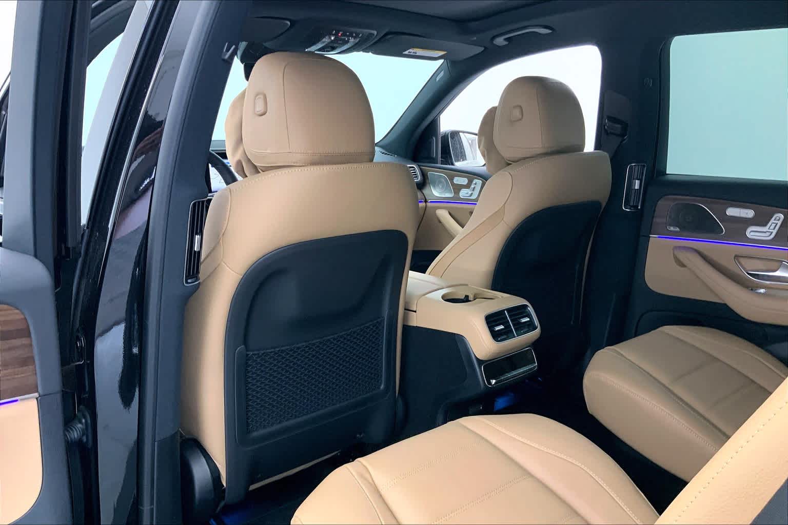 2025 Mercedes-Benz GLS 450 4MATIC 12