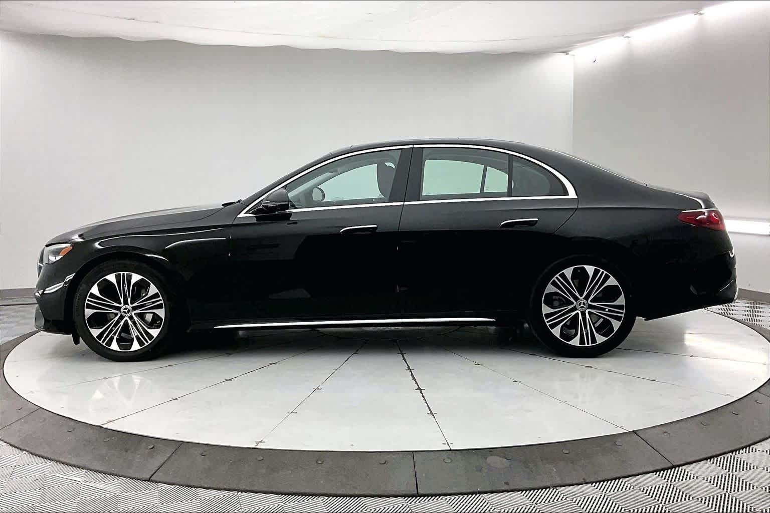 Thumbnail: 2026 Mercedes-Benz E-Class - 3